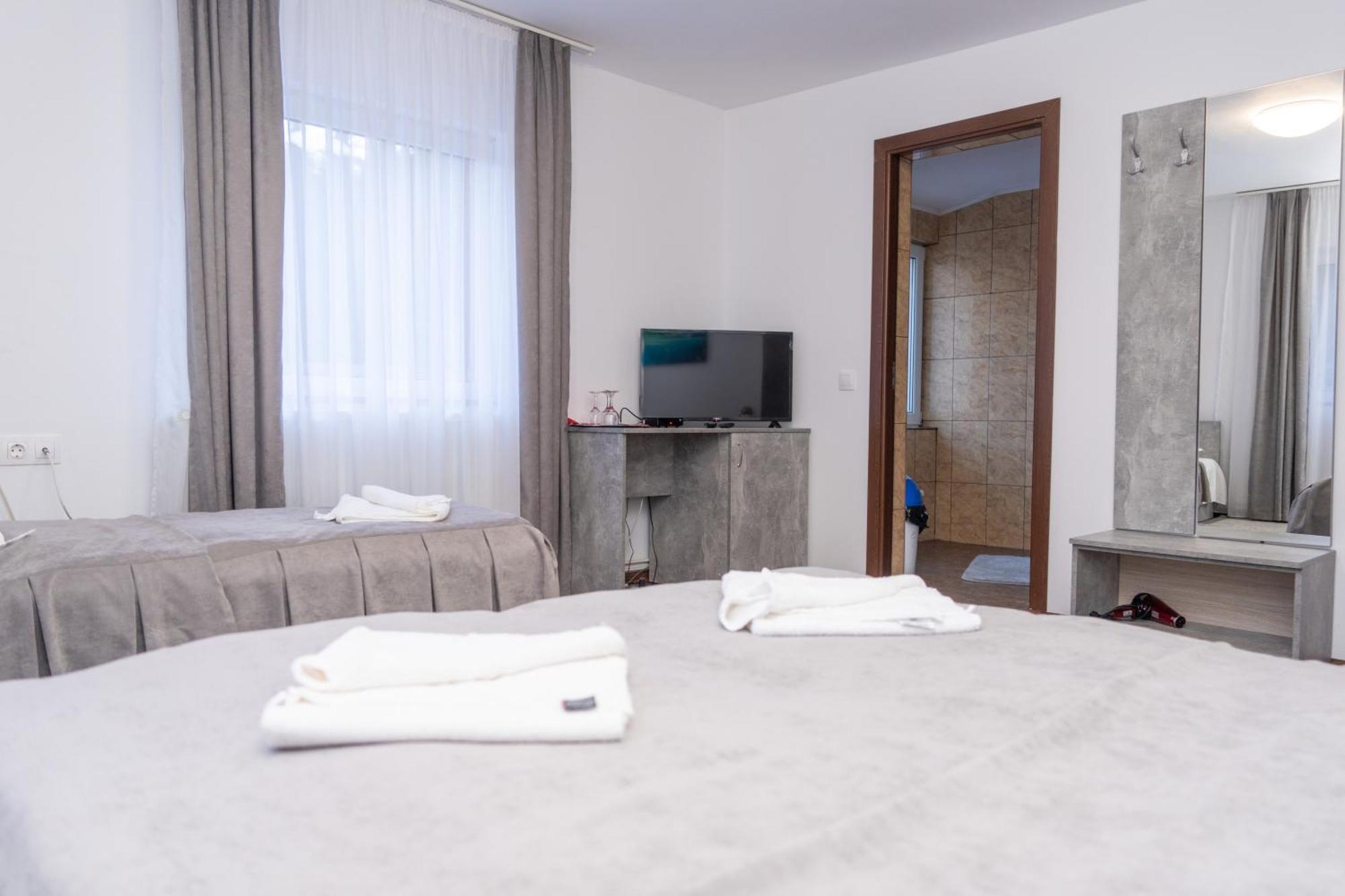 Vila Bradul Lacu Rosu Ngoại thất bức ảnh